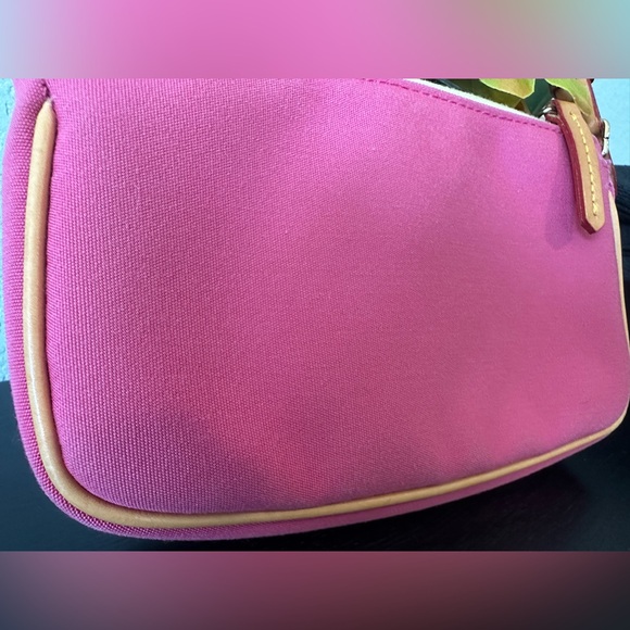 Dooney & Bourke Pink Fuchsia Mini Shoulder Bag, Excellent Condition 🩷 - Picture 6 of 16